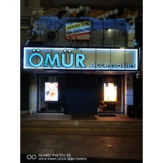 Omuraksesuar