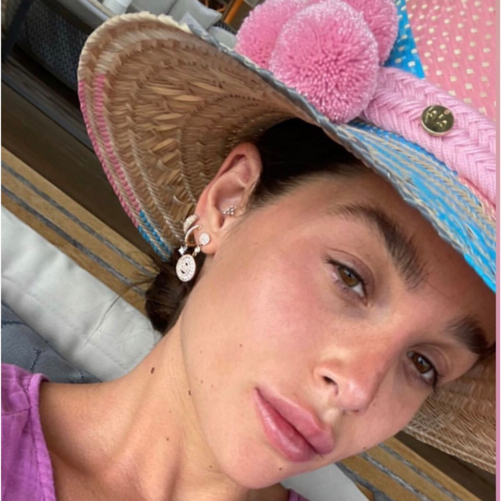 AiA Pink Pompom hat.(AiA Pembe Ponponlu Şapka)