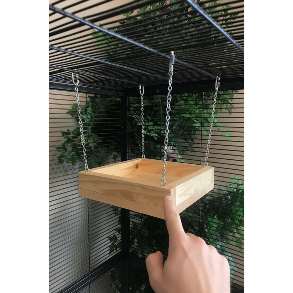 Çam Ahşap Chinchilla Salıncağı – 22,9 cm × 22,9 cm × 5,7 cm, Metal Zincirli