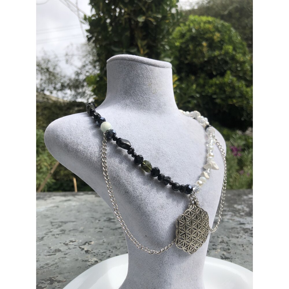 Yaşam Çiçeği Choker