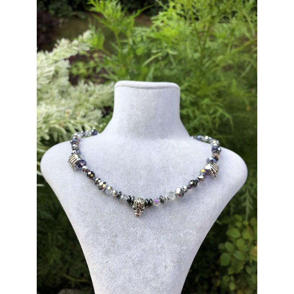 Skeketon Hug choker