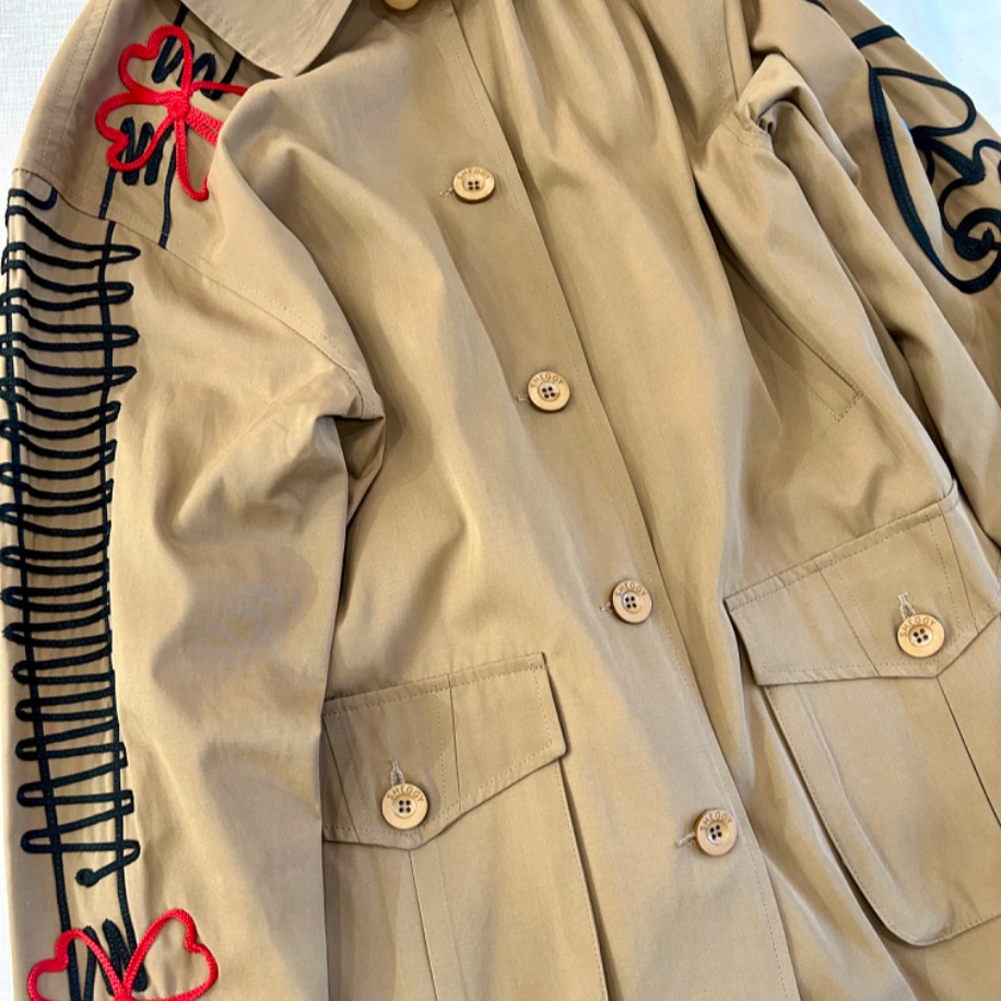 İşlemeli Camel Trenchcoat