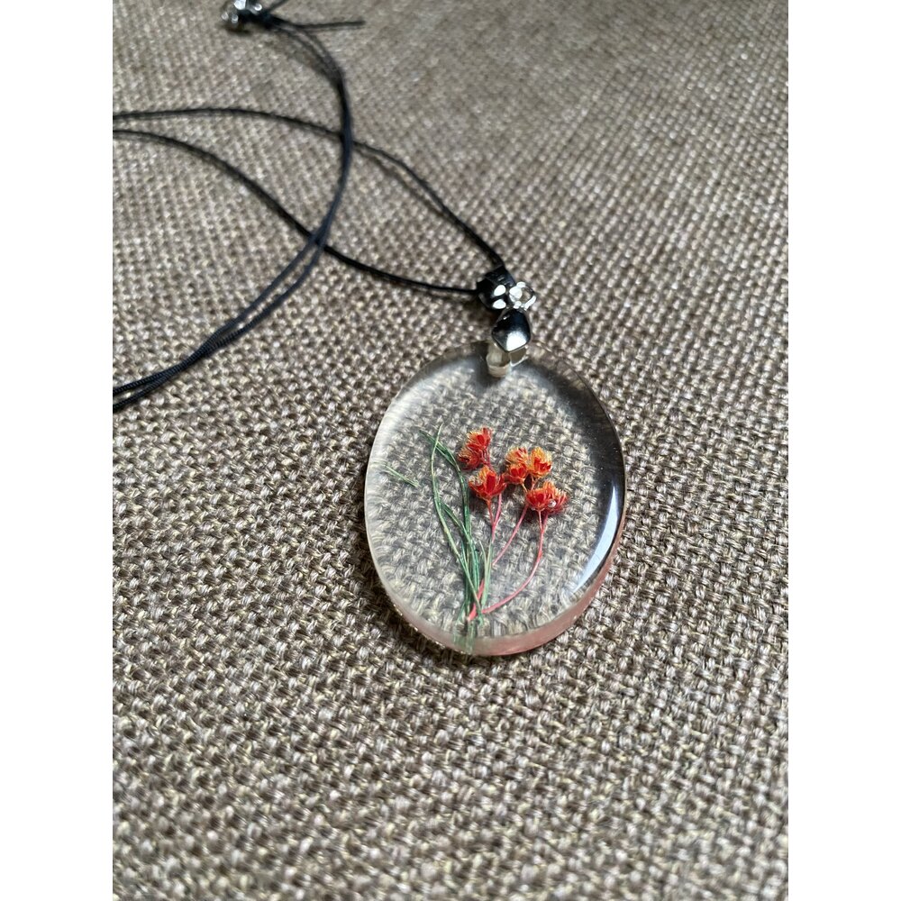 Epoksi Mini Çiçek Bahçesi Oval Kolye