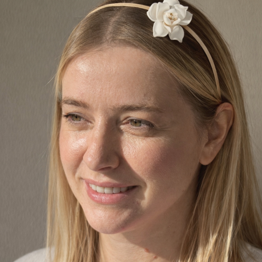 Tek Manolya Taç