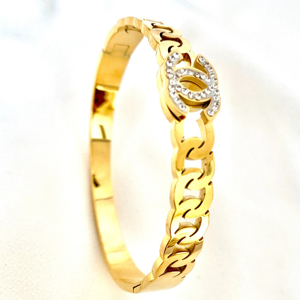 KB20220003-Gold Taşlı Replika Chanel İnce Kelepçe Çelik Bileklik