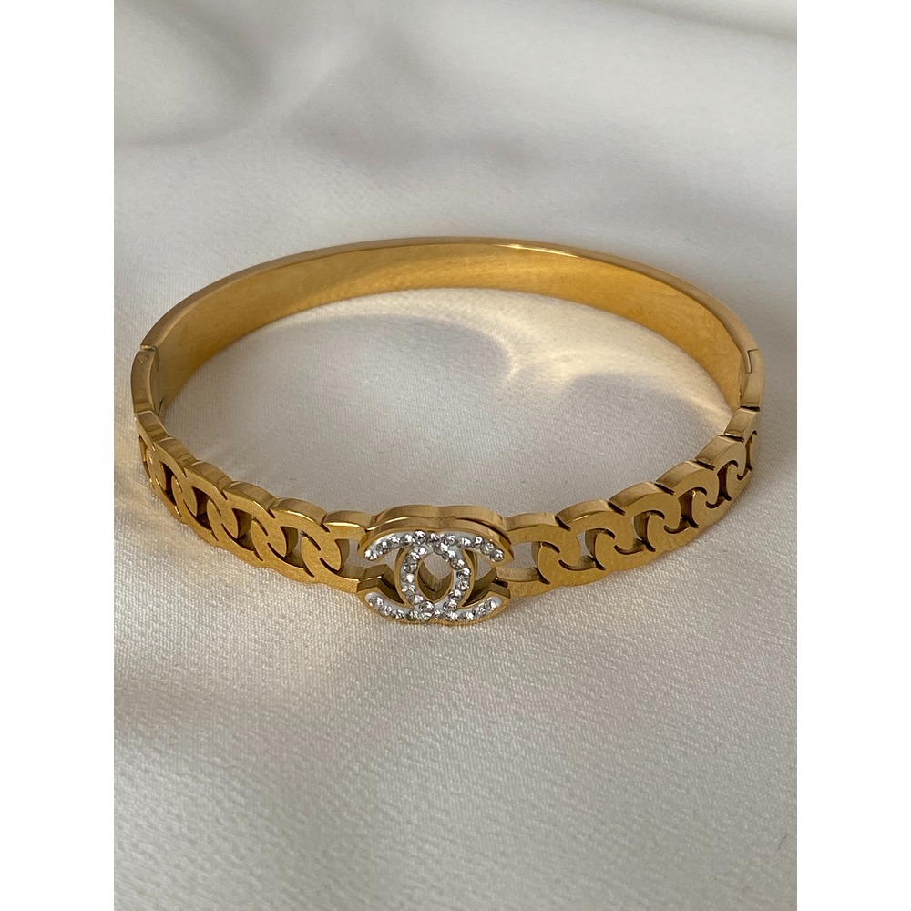 KB20220003-Gold Taşlı Replika Chanel İnce Kelepçe Çelik Bileklik