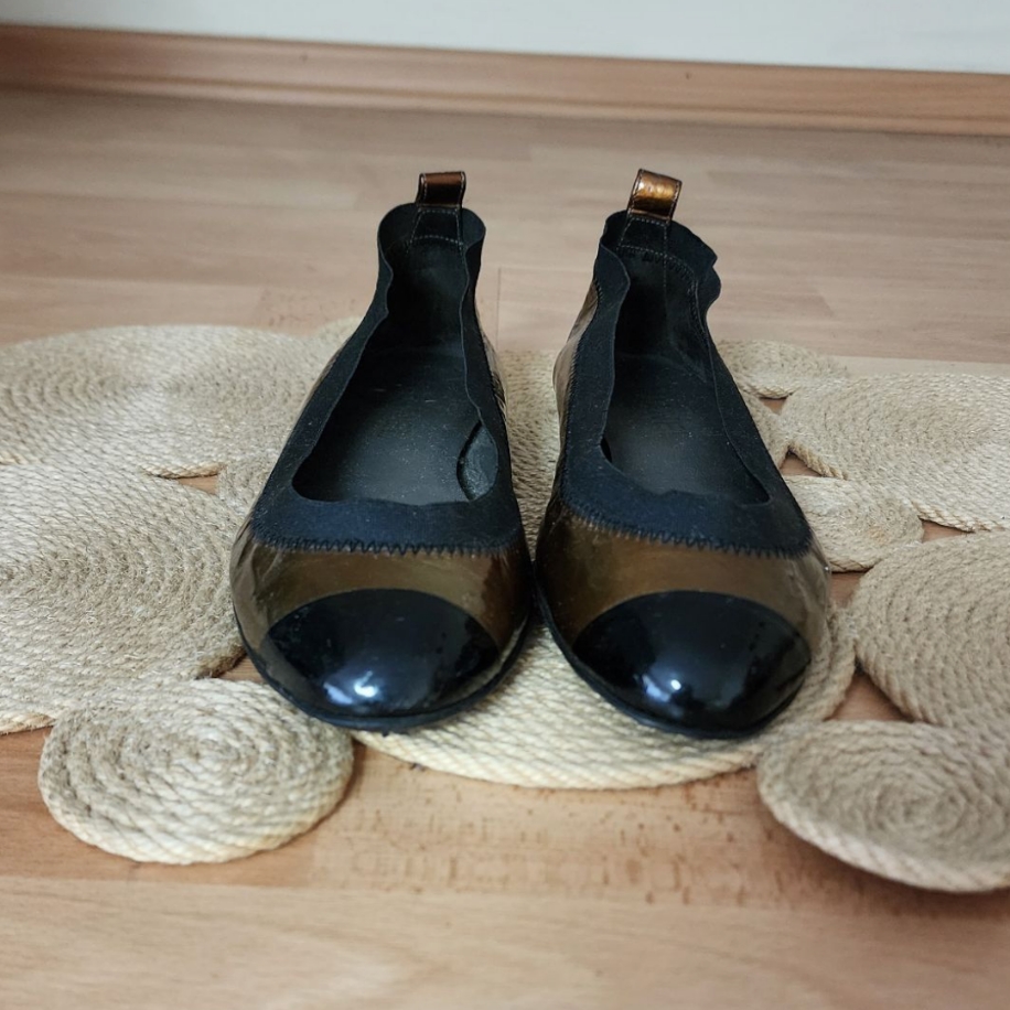 CC Logo Calfskin Ballet Flats