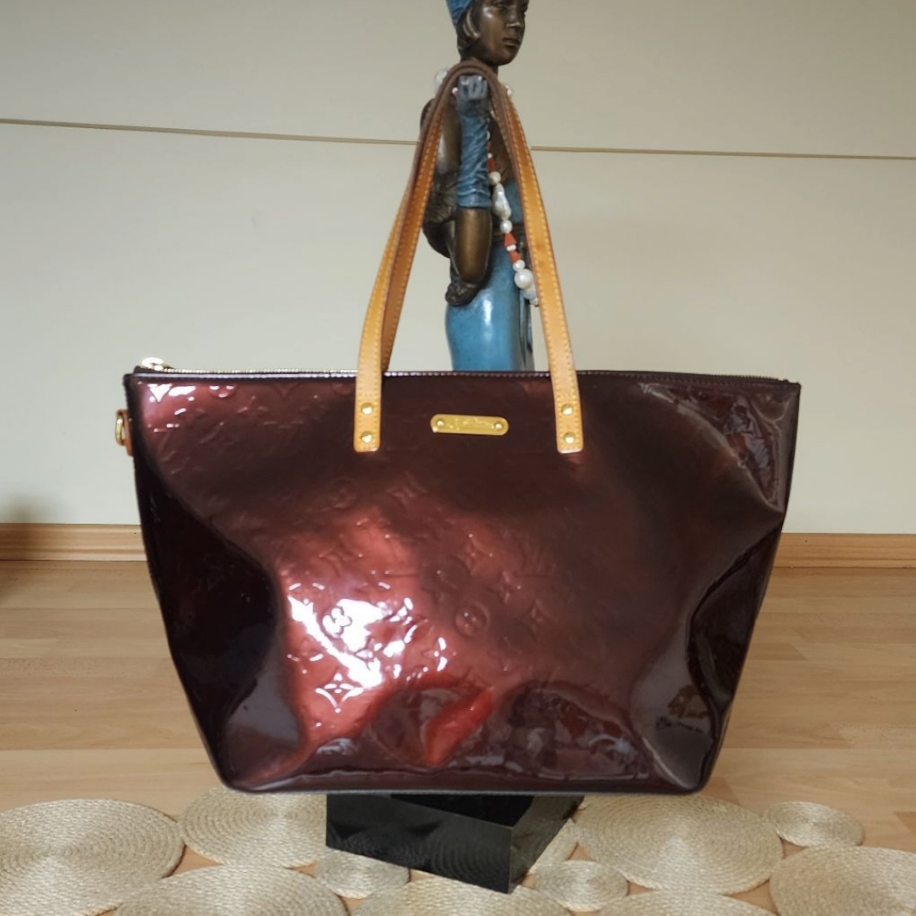 LOUİS VUİTTON Vernis Shoulder Bag