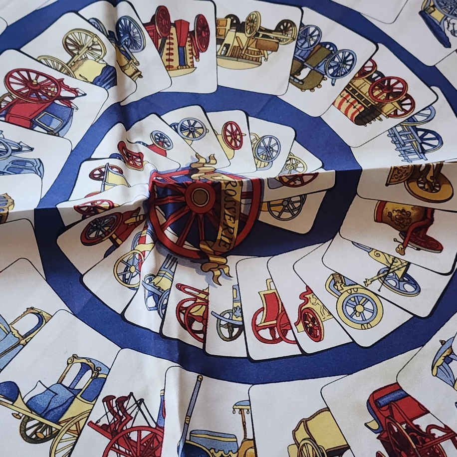 HERMÉS Silk Scarf 
