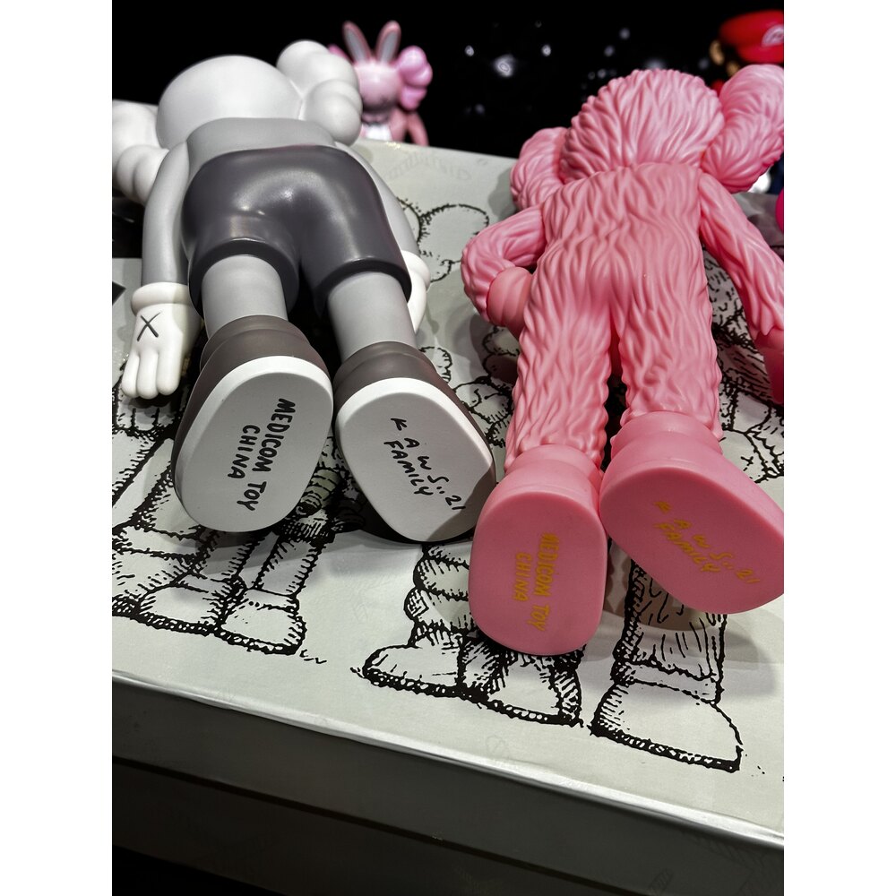 Kaws Family “Pink” | Hemen teslim, ithal ürünler