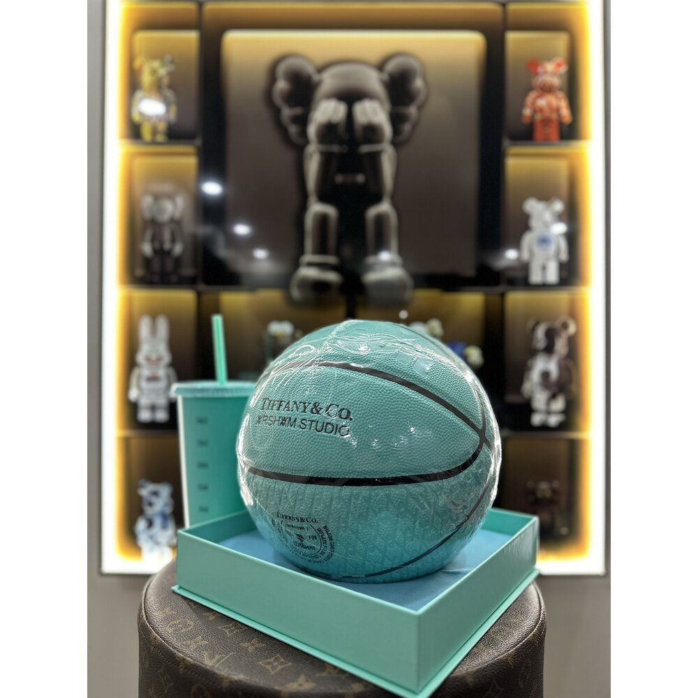 Tiffany & Co Wilson | Hemen teslim, ithal ürünler