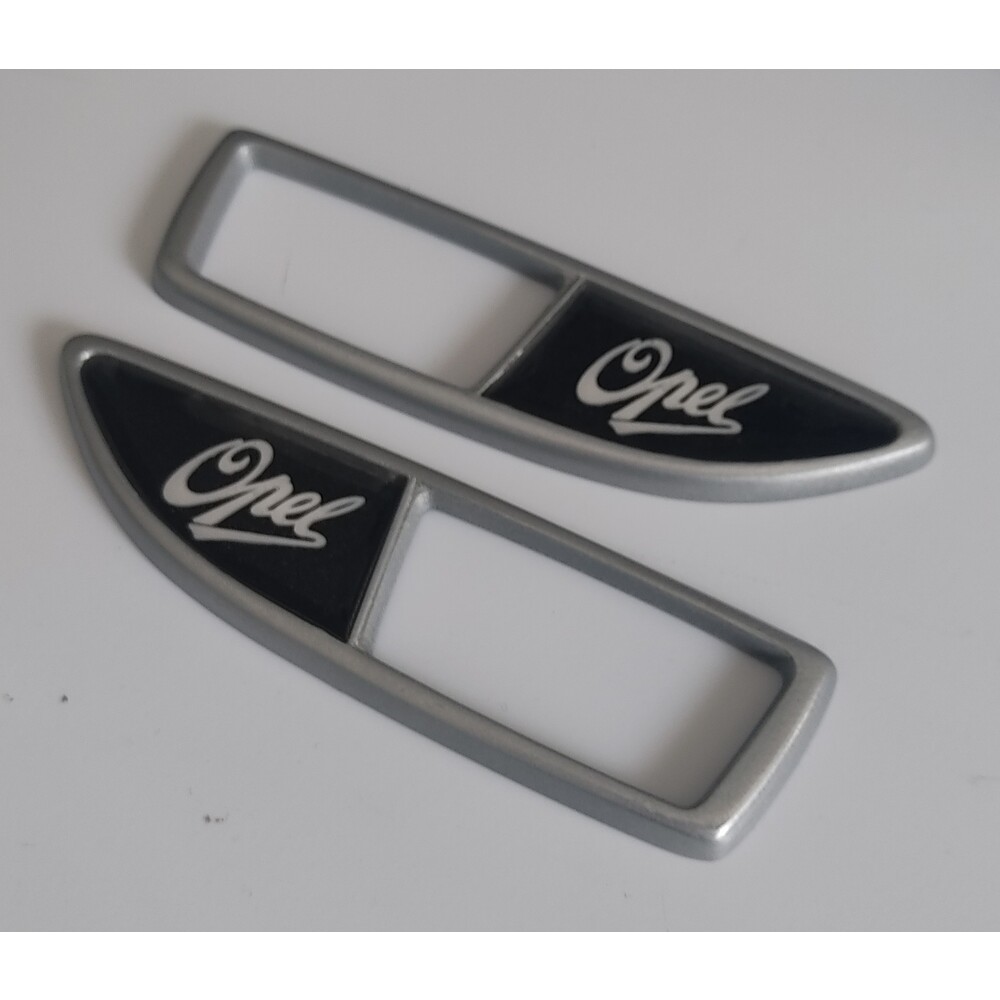 Opel insignia-A Opel 111. Yıl Özel Logolu Sinyal Çerçevesi