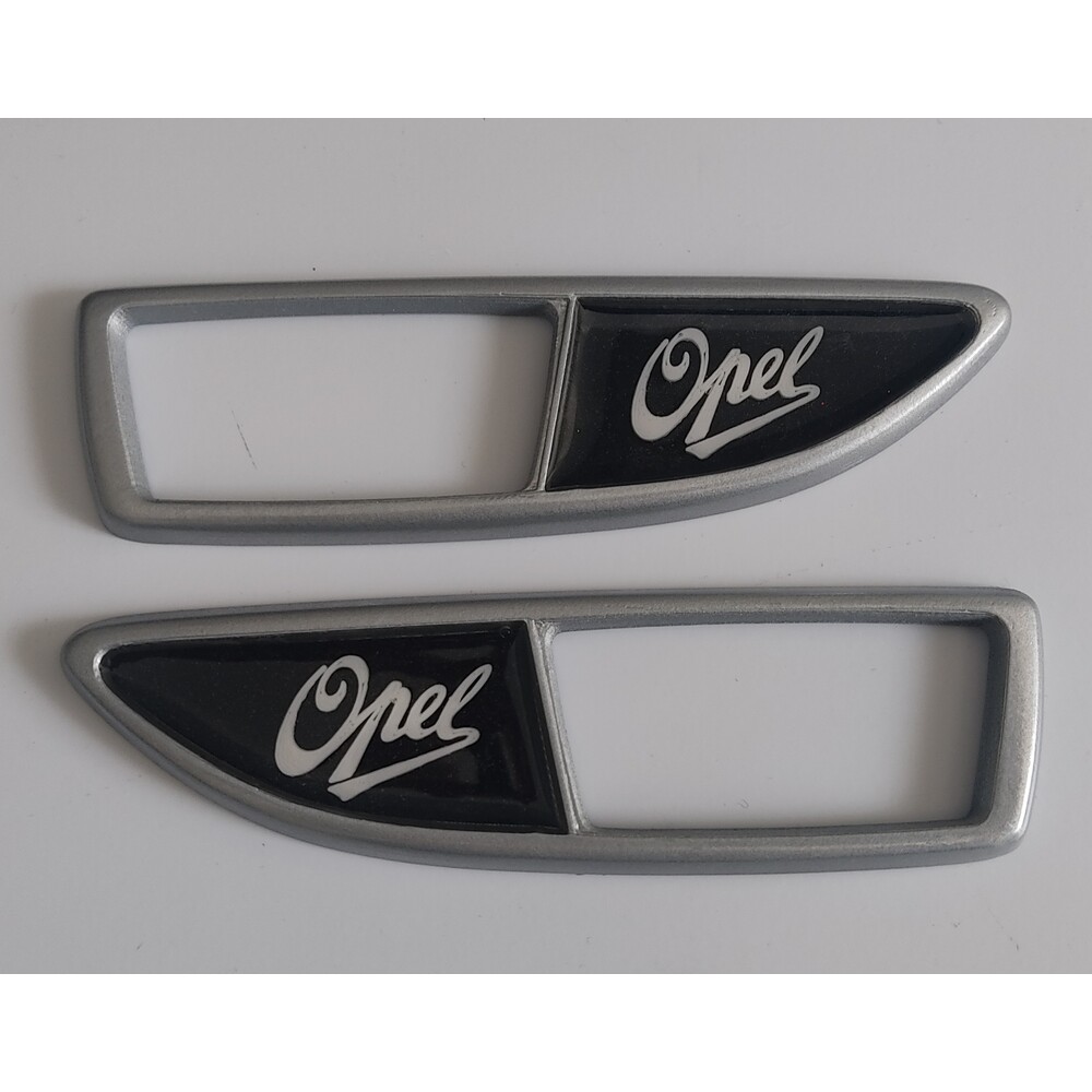 Opel insignia-A Opel 111. Yıl Özel Logolu Sinyal Çerçevesi