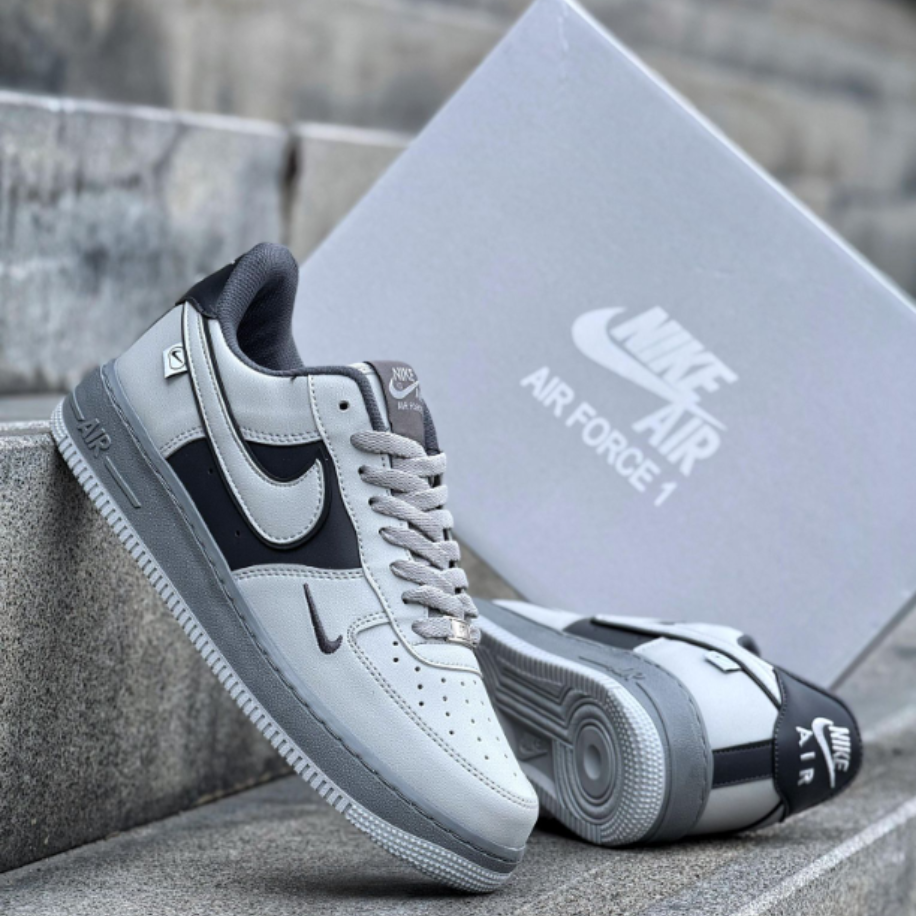 Nike Dunk Low UV Reactive Photon Dust 