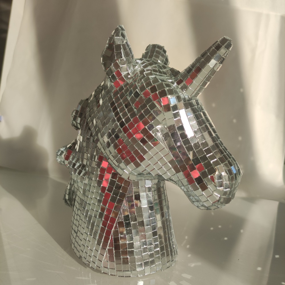 Disko Topu Mozaik Unicorn Heykeli, Parlak Dekoratif Unicorn Figürü