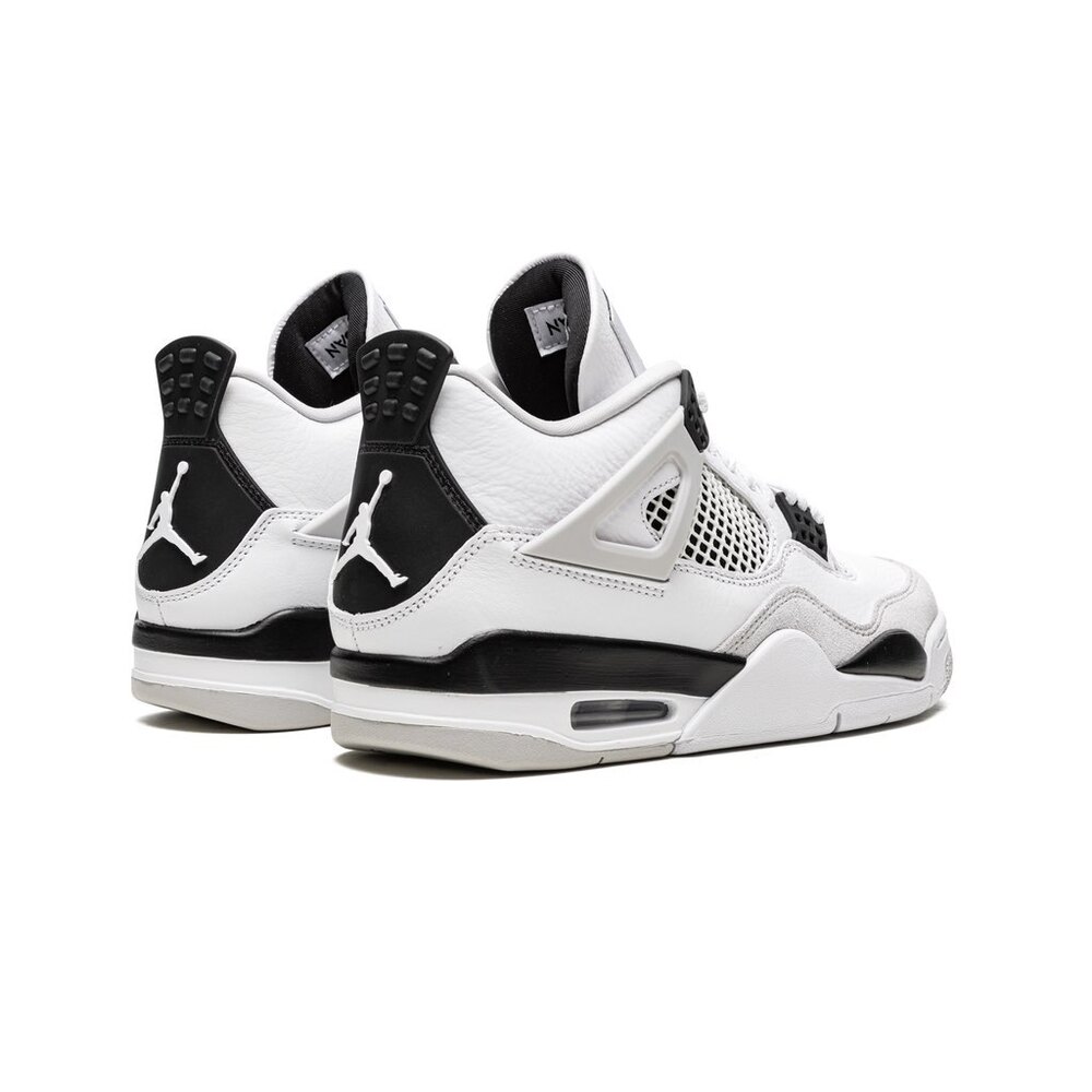 Nike Air Jordan 4 Retro ‘Military Black’
