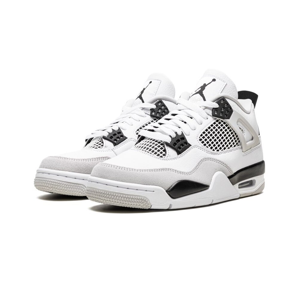 Nike Air Jordan 4 Retro ‘Military Black’