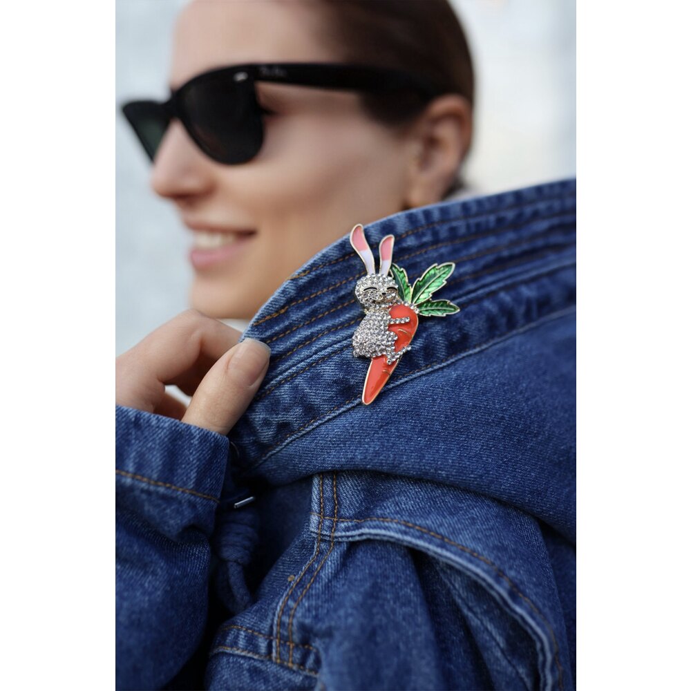 Hello Cute Rabbit Broche