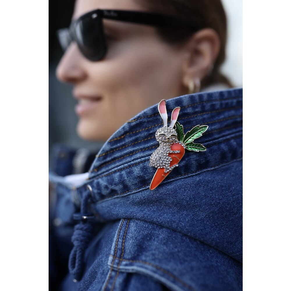 Hello Cute Rabbit Broche