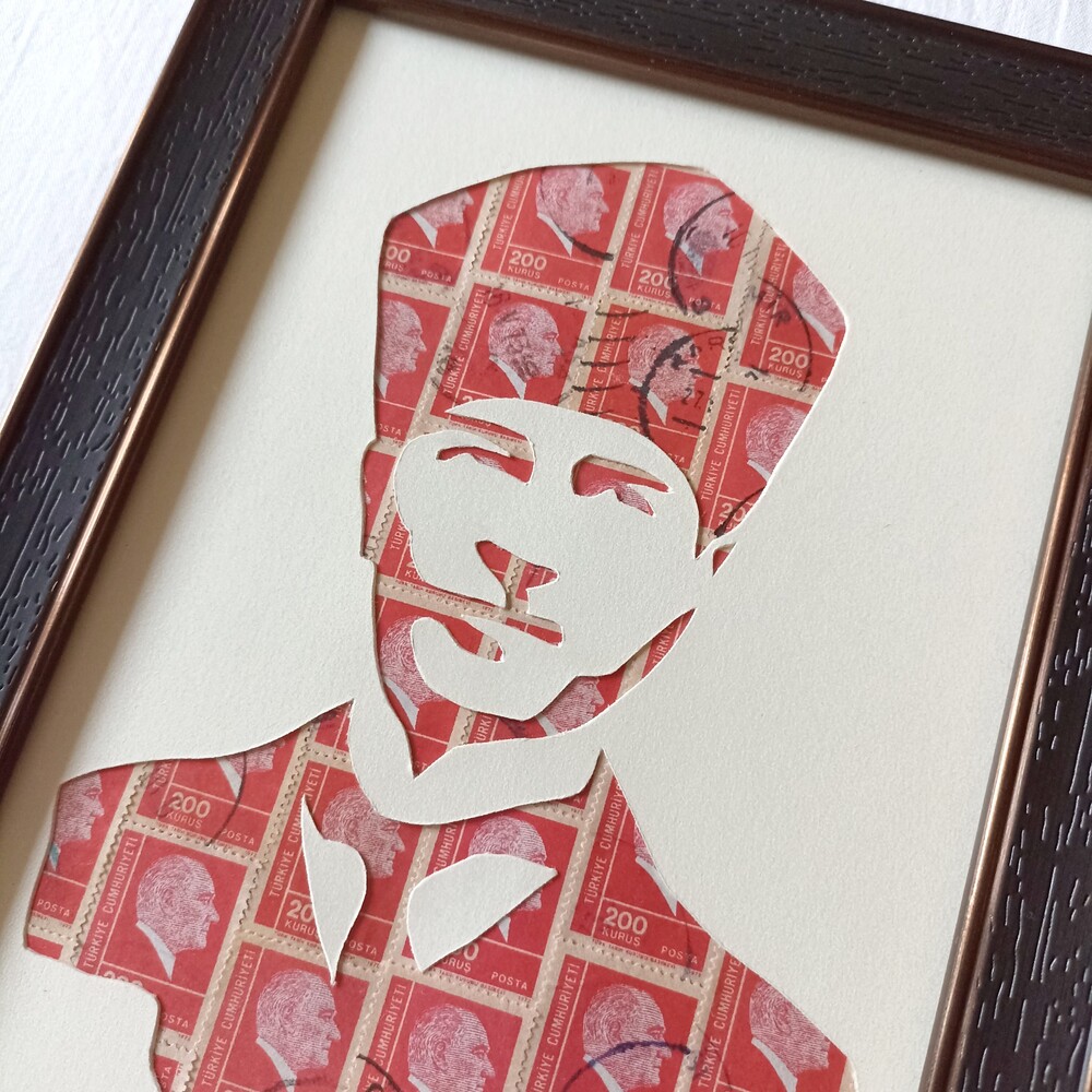 Kalpaklı Ata - Kırmızı