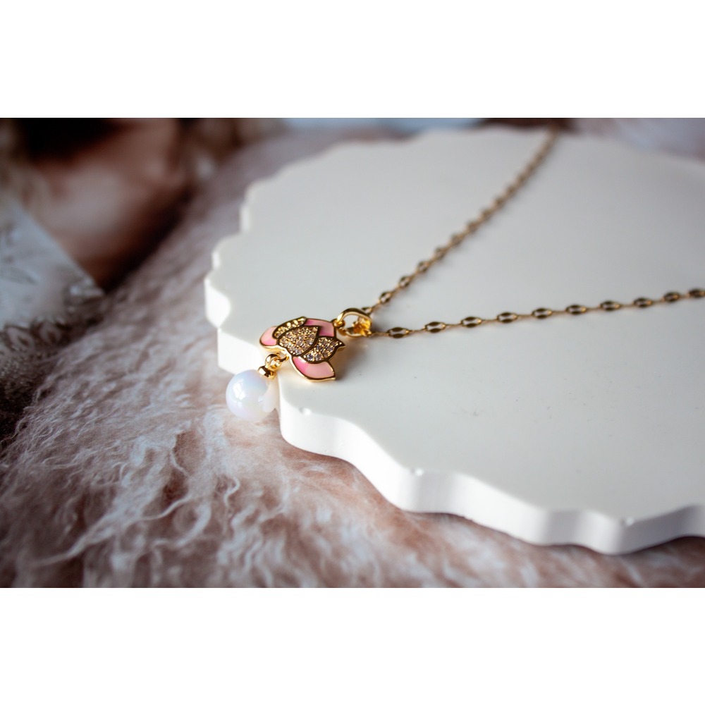 Pearly Steel Necklace