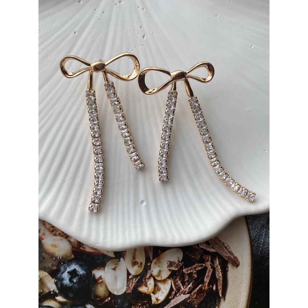 Ribbon Steel Çelik Küpe