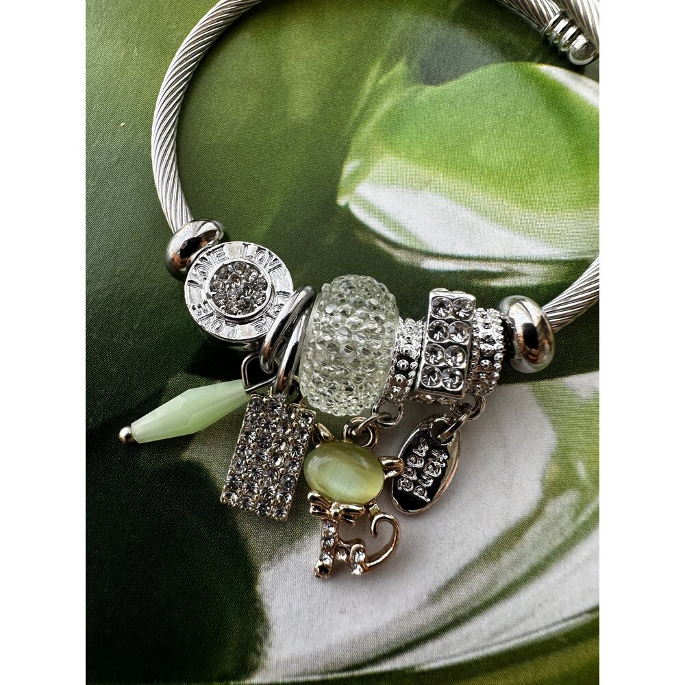 Pandora Model Yeşil Kedicik Charm Çelik Bileklik