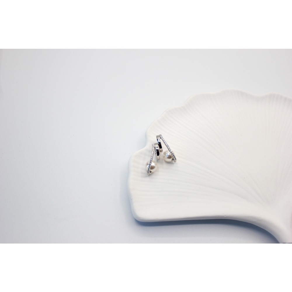Pearly Steel Earring