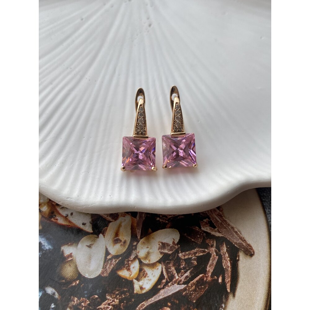 Pembe Taşlı Çelik Küpe
