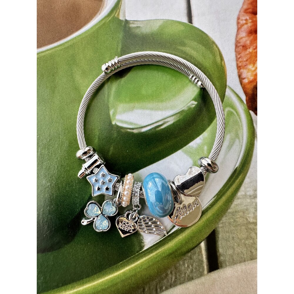 Pandora Model Mavi Yonca Charm Çelik Bileklik