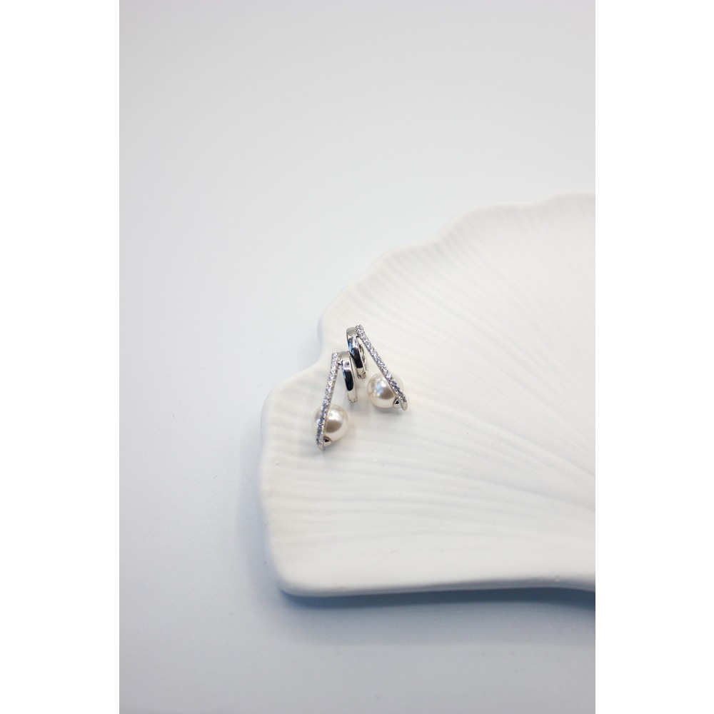 Pearly Steel Earring