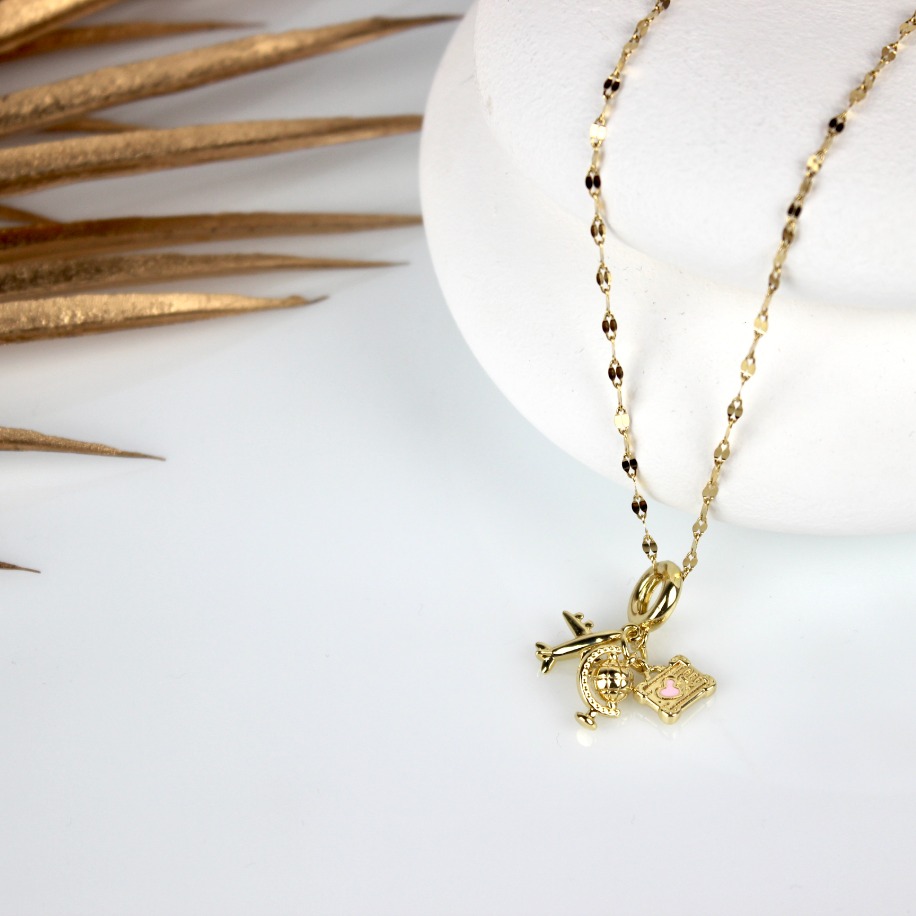 Fly  St Necklace