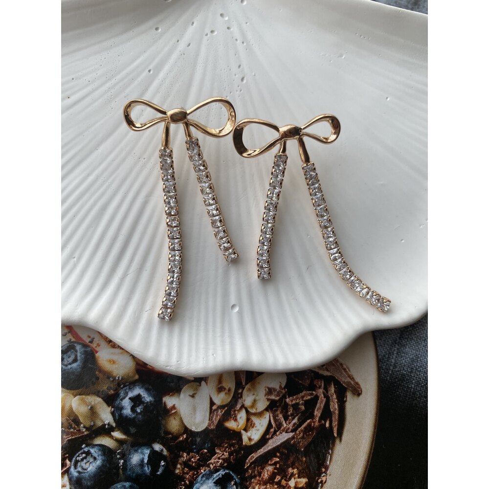 Ribbon Steel Çelik Küpe