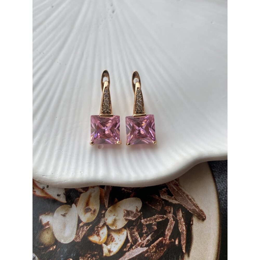 Pembe Taşlı Çelik Küpe