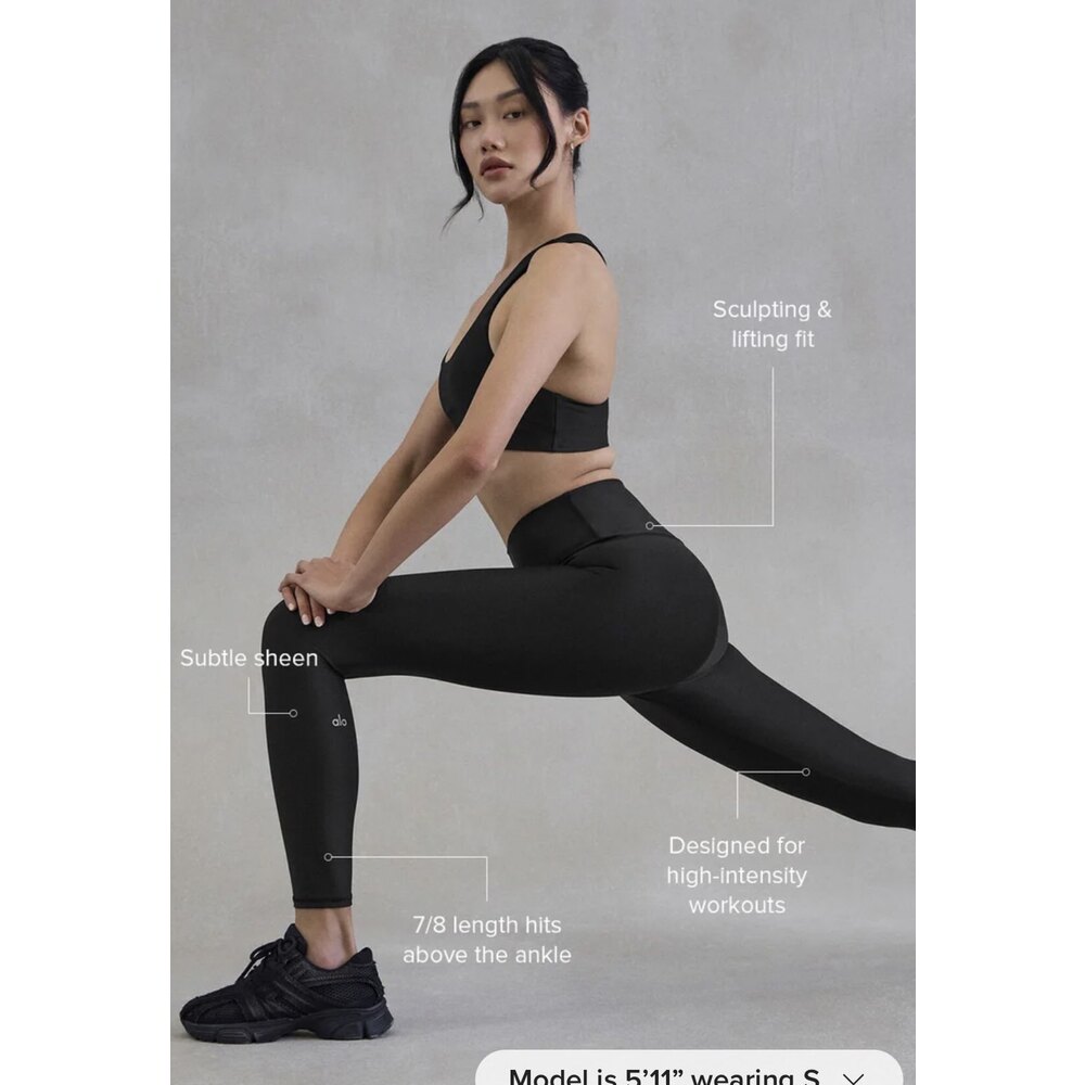 yalangoch xotinlar it uslubidagi pozitsiyada Ehtirosli cunnilingus porno