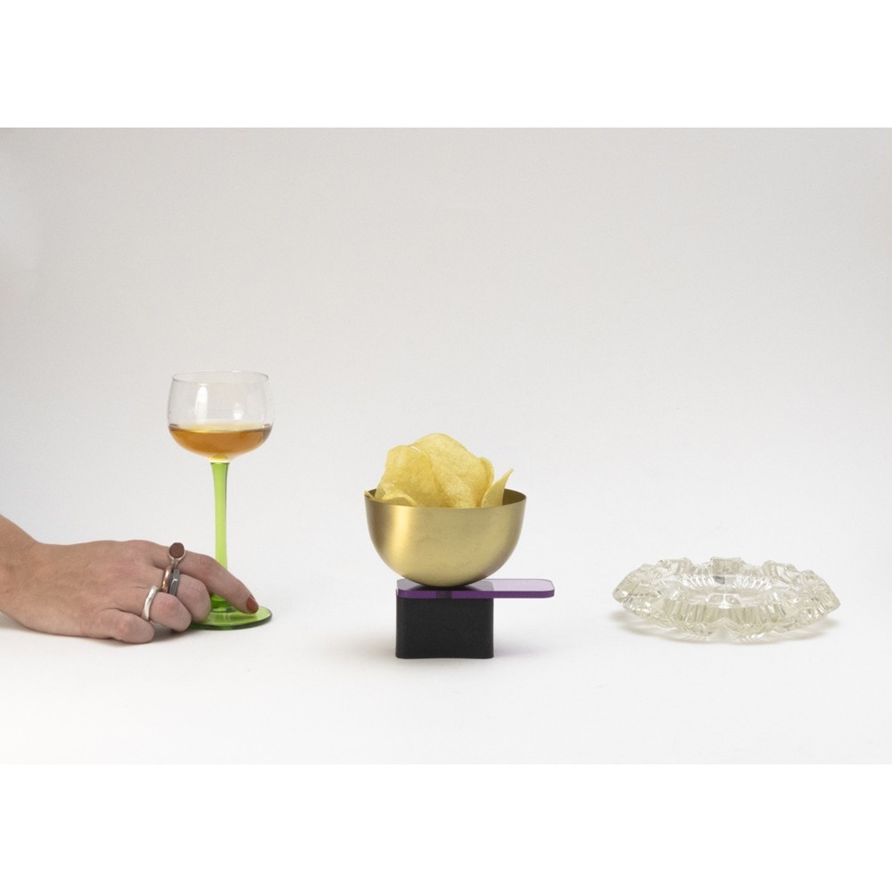 Mis-Shapes / round bowl with arm