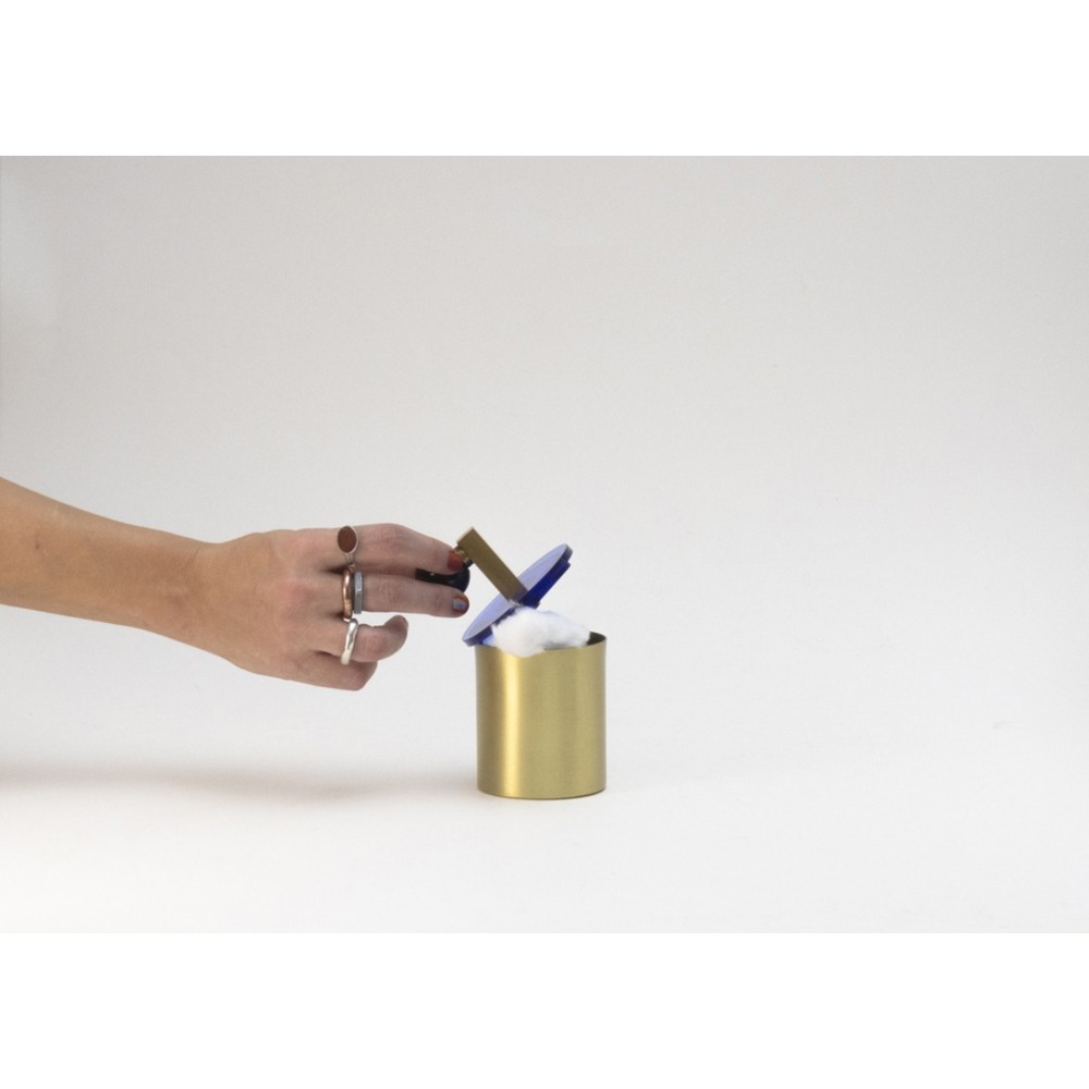 Mis-Shapes / high box with ball