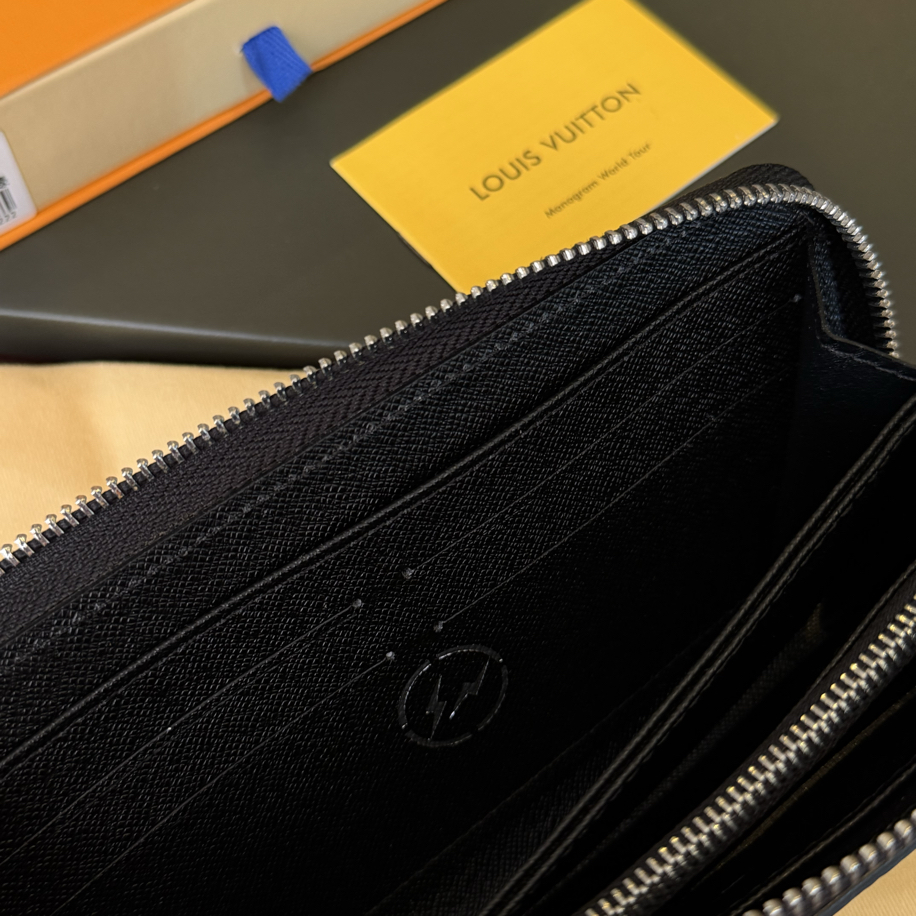 Louis Vuitton El Portföyü
