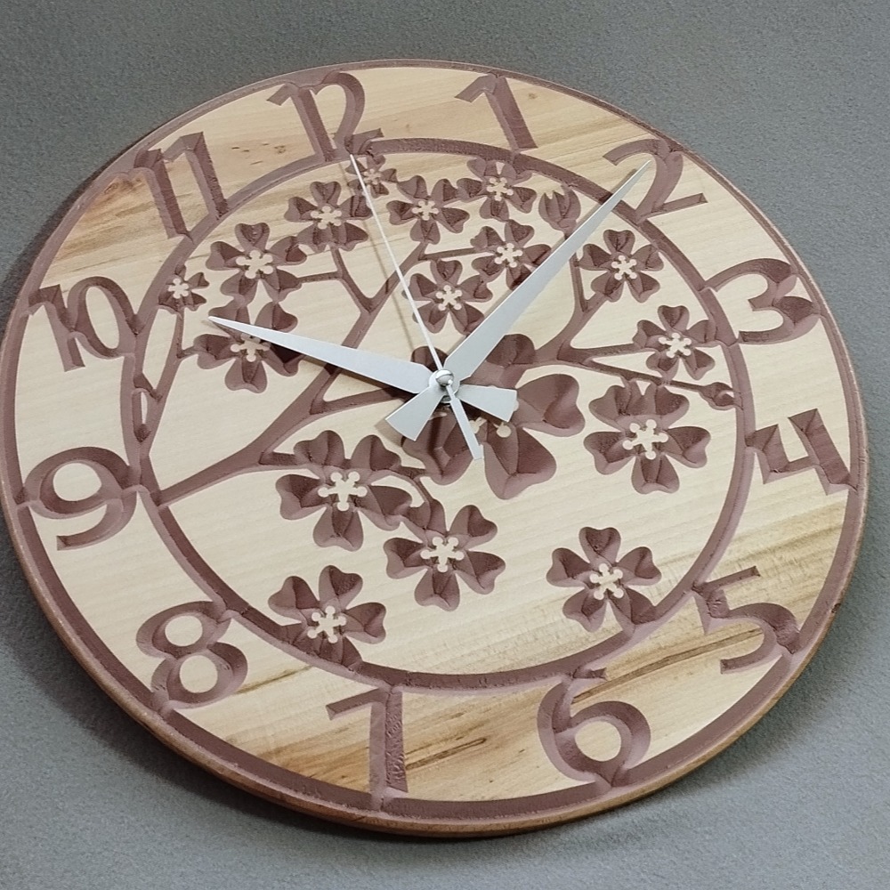 El Yapımı Ahşap Duvar Saati – Çiçek Desenli | 36 cm | Sessiz Mekanizma
