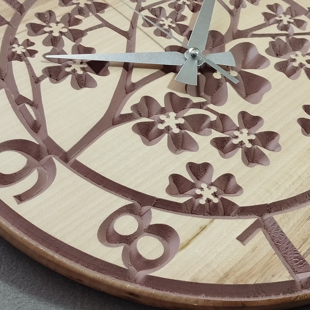 El Yapımı Ahşap Duvar Saati – Çiçek Desenli | 36 cm | Sessiz Mekanizma