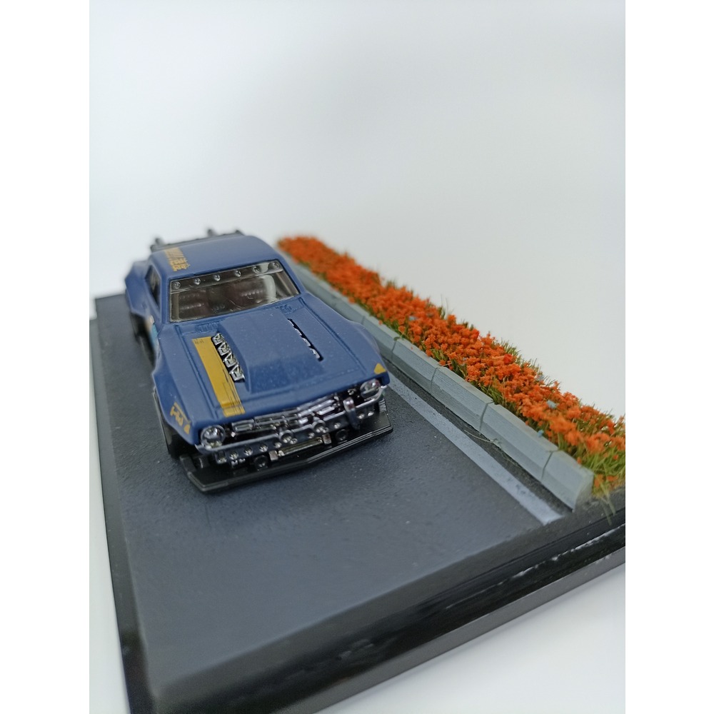 1/64 City Road Diorama Display Case (Orange Flowers)