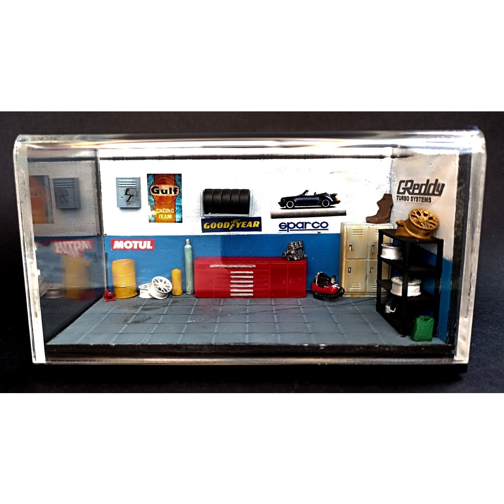 1/64 Europe Garage Diorama Display Case