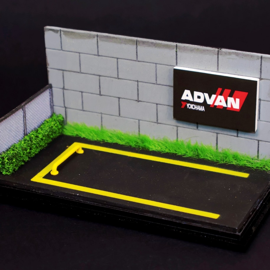 1/64 Parking Lot Diorama Display Case. (Araç Dahil Değildir)