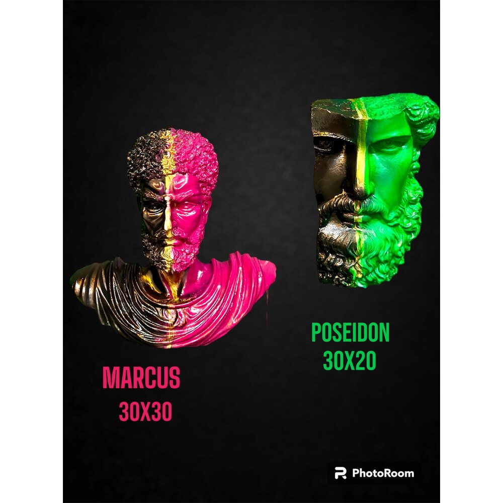 Marcus&Poseidon Duvar Heykeli