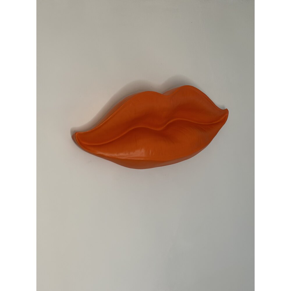 Orange Dudak Heykeli