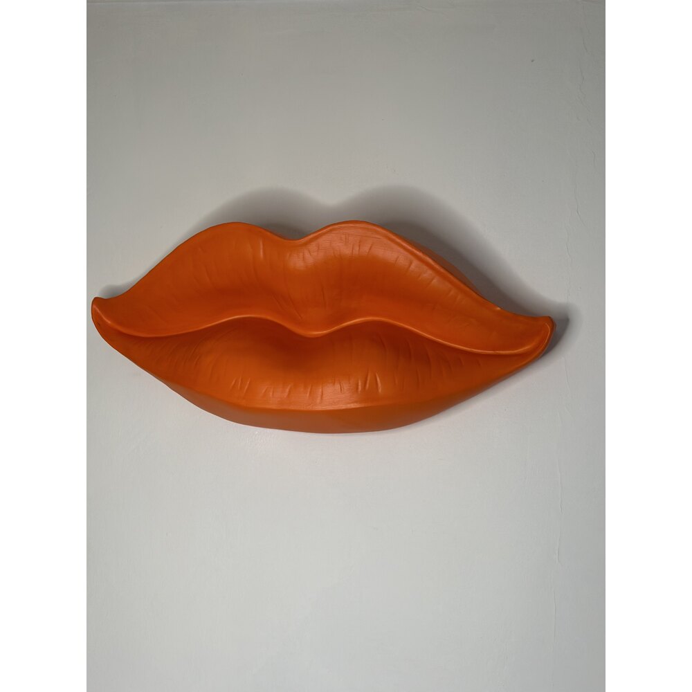 Orange Dudak Heykeli
