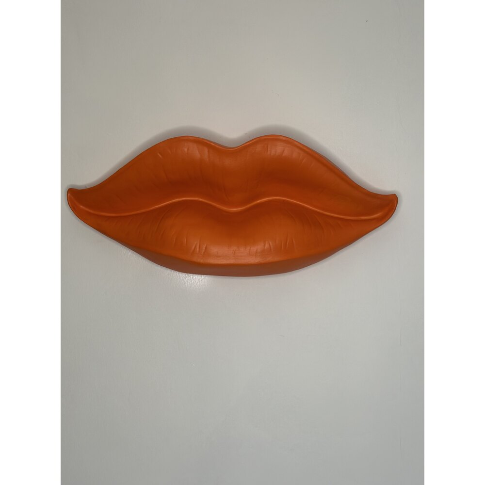 Orange Dudak Heykeli