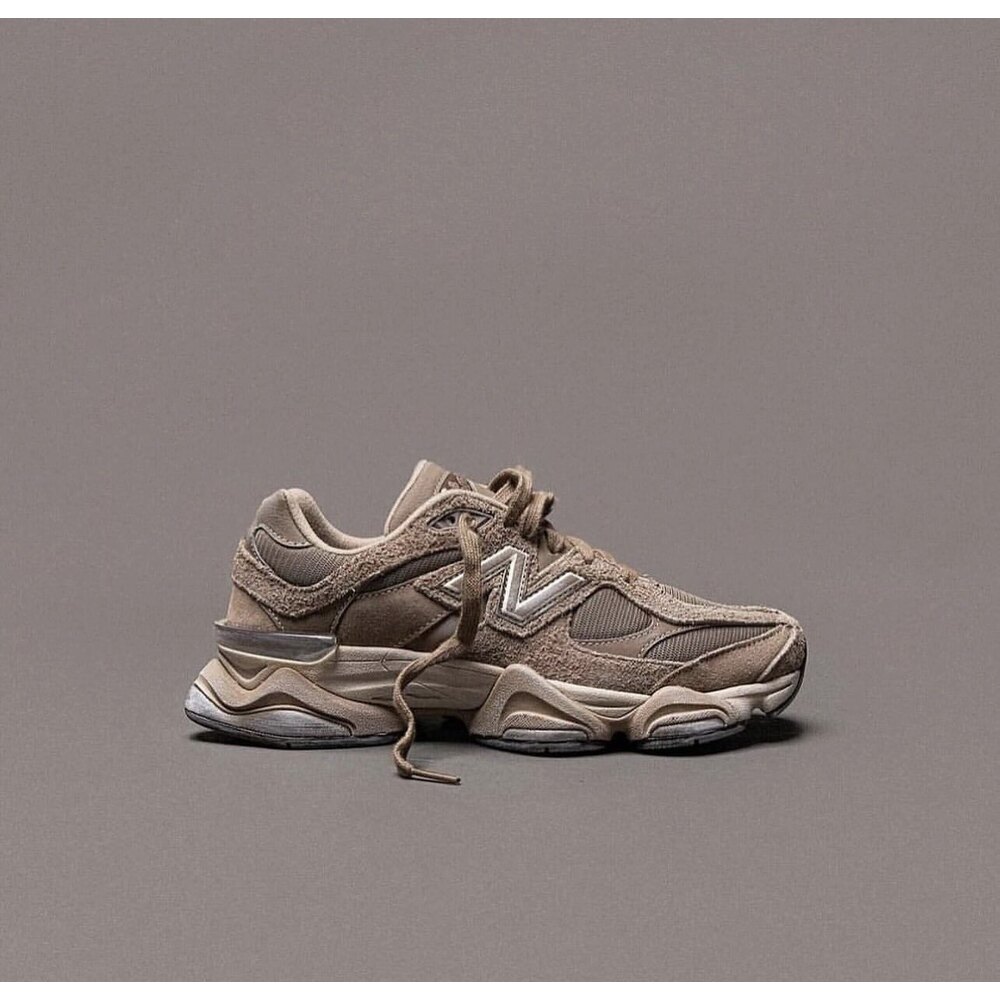 New Balance 9060 Mushroom