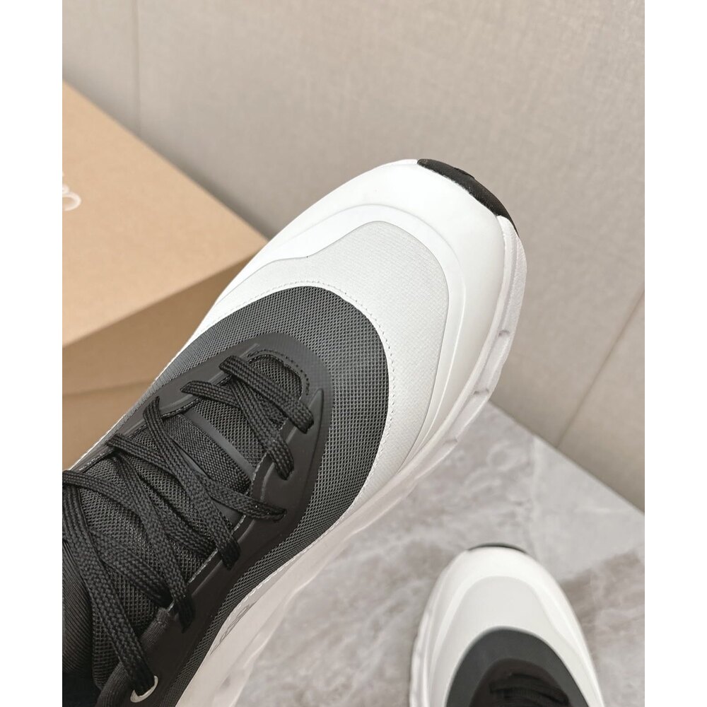 Loewe White Black 
