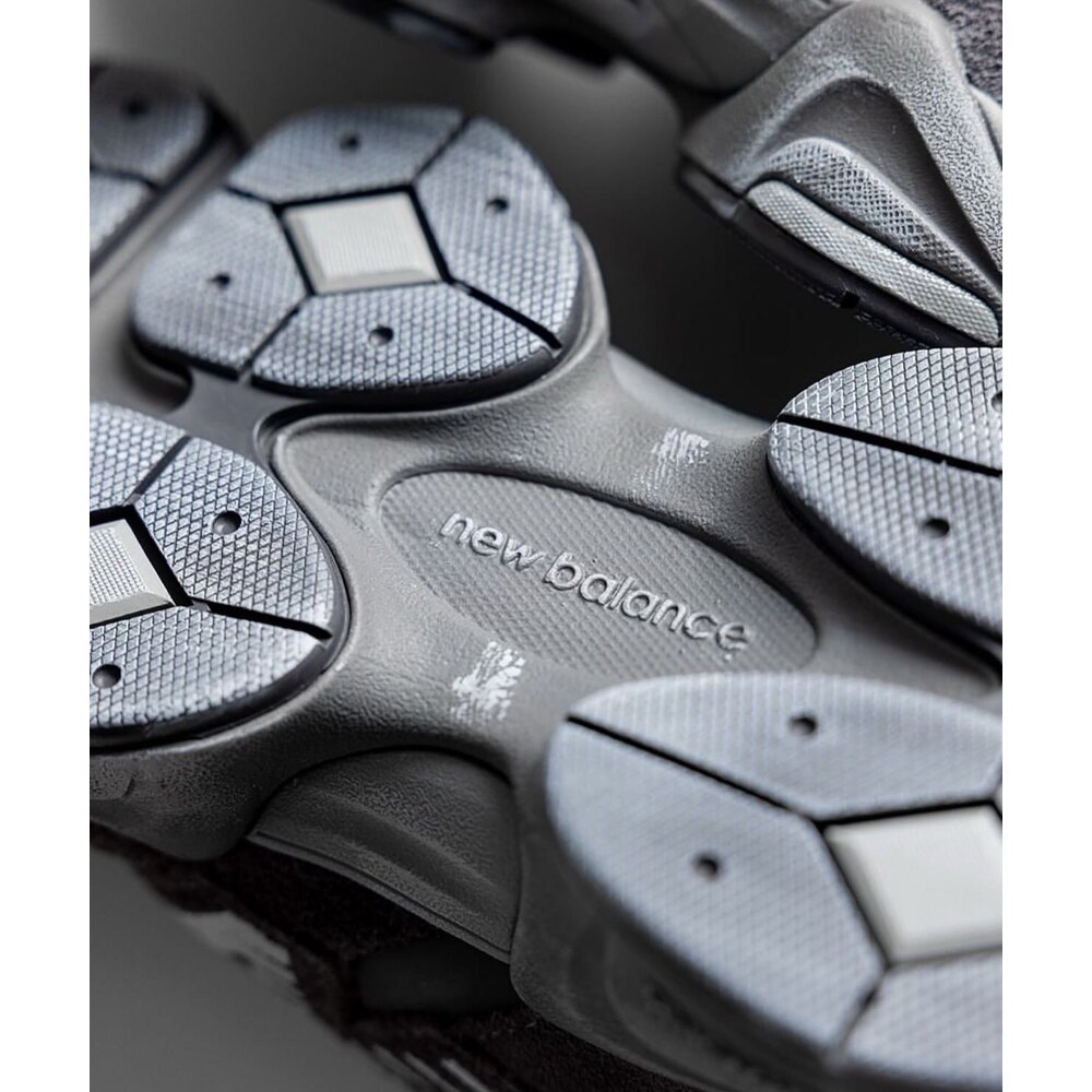 New Balance 9060 Magnet 